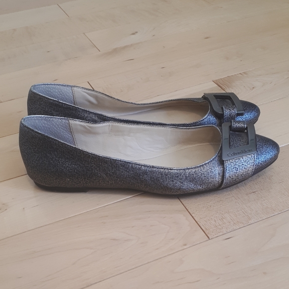 GUC Calvin Klein Flats - Picture 2 of 4